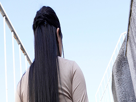 引っ越し先で隣人になった色気漂う押しに弱いデカ尻お姉さん 懇願しまくってついにヤラせてもらったらアラサー独身OLの性欲が凄すぎて中出しSEXしまくった。みひな サンプル動画サムネイル